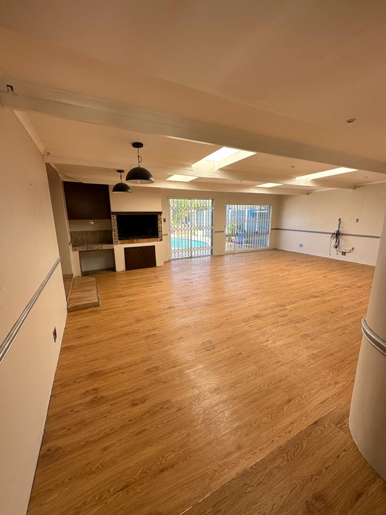 To Let 3 Bedroom Property for Rent in Bothasig Western Cape